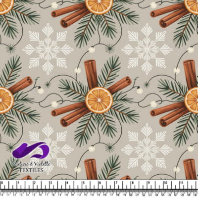 Motif de vacances d'hiver avec bâtons de cannelle, tranches d'orange séchées, branches de pin et flocons de neige